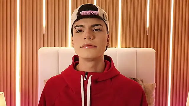 Snapshot of Dulcey_ chatting on 05-17-26, 04:56 Dulcey online show from 05-17-26, 04:56
