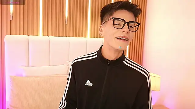 Dulcey  online show from 03-25-26, 05:29