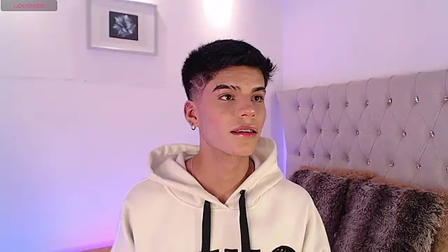 Dulcey  online show from 11-08-25, 04:49