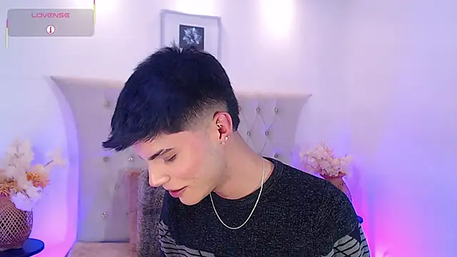 Dulcey  online show from 11-26-25, 04:23