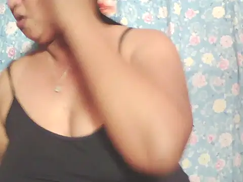 hotolivia34 online show from 12-14-25, 12:11