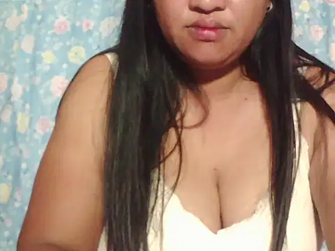 hotolivia34 online show from 11-14-25, 09:40