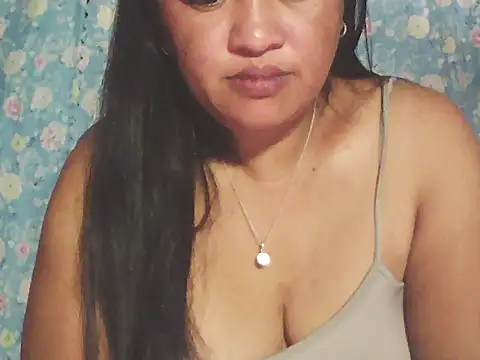 hotolivia34 online show from 12-13-25, 10:05