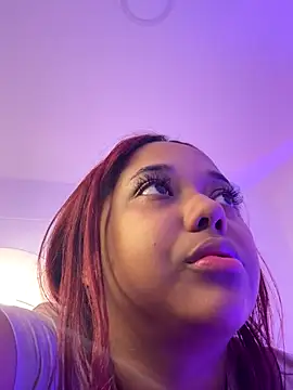 Snapshot of _Zahara_ chatting on 09-10-25, 12:53 Zahara online show from 09-10-25, 12:53