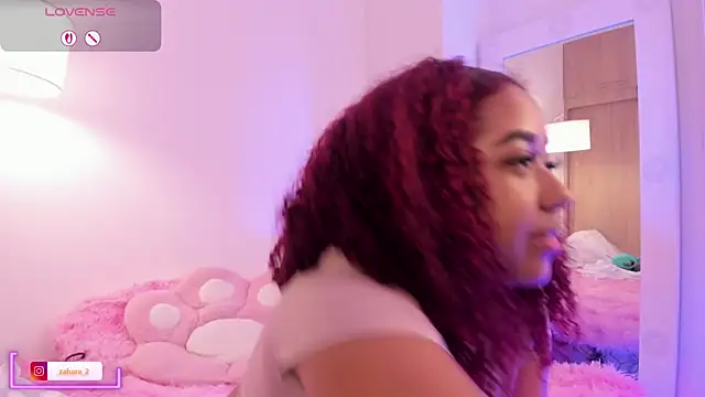 Snapshot of _Zahara_ chatting on 10-07-25, 01:17 Zahara online show from 10-07-25, 01:17