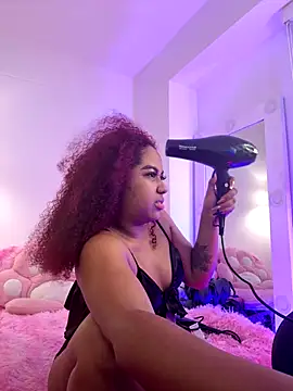 Snapshot of _Zahara_ chatting on 09-24-25, 01:35 Zahara online show from 09-24-25, 01:35
