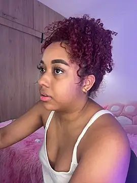 Snapshot of _Zahara_ chatting on 10-03-25, 12:14 Zahara online show from 10-03-25, 12:14