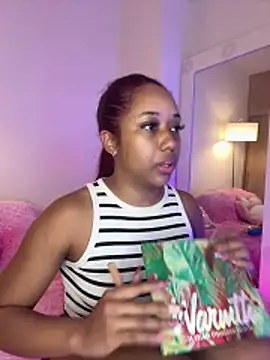  Zahara  online show from 12-22-25, 12:11