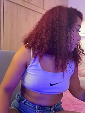  Zahara  online show from 12-19-25, 10:56