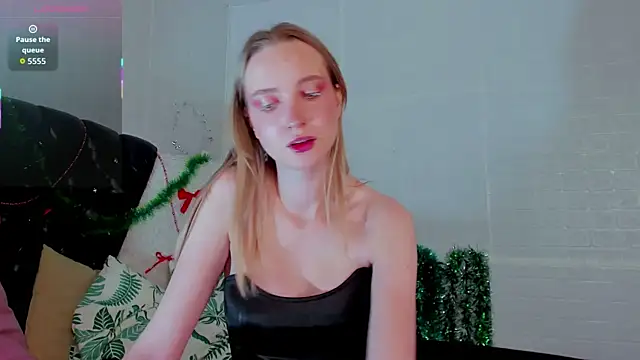 EllaBloom online show from 01-11-26, 05:47