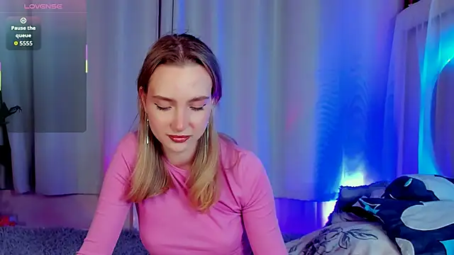 EllaBloom online show from 11-30-25, 02:40