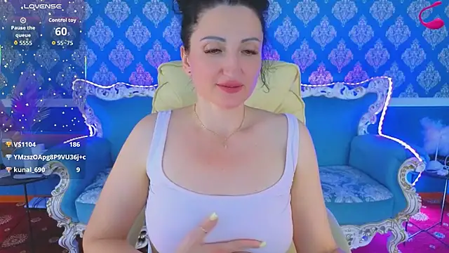 Snapshot of MissRossi chatting on 06-17-26, 07:30 MissRossi online show from 06-17-26, 07:30