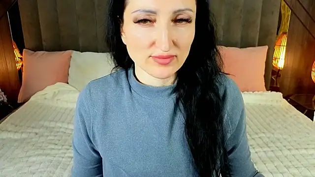 MissRossi online show from 12-19-25, 01:57