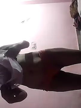 Snapshot of amolicars chatting on 10-14-25, 06:14 amolicars online show from 10-14-25, 06:14