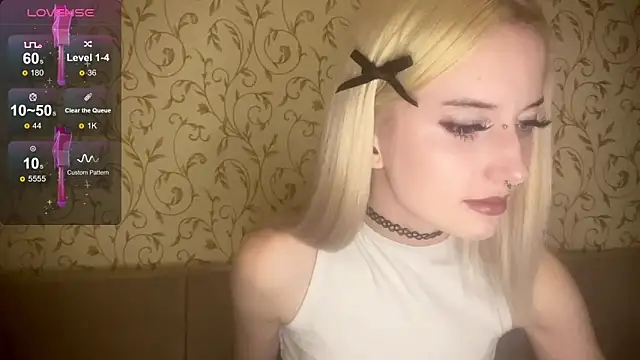 kittywithu online show from 10-21-25, 05:23