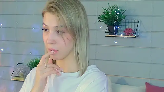 Bella svon online show from 05-14-26, 03:31