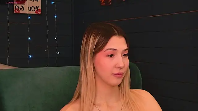 Bella svon online show from 04-12-26, 08:28