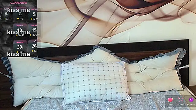 NaomiScarlet online show from 03-12-26, 09:24