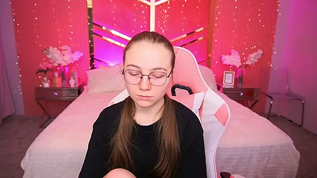 ArrinaWairr online show from 02-12-26, 09:09