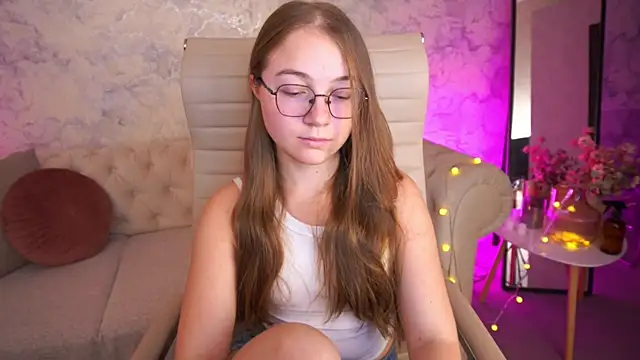 ArrinaWairr online show from 07-15-26, 07:26