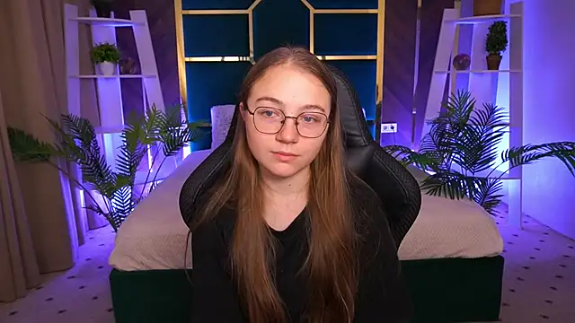 ArrinaWairr online show from 10-28-25, 08:46