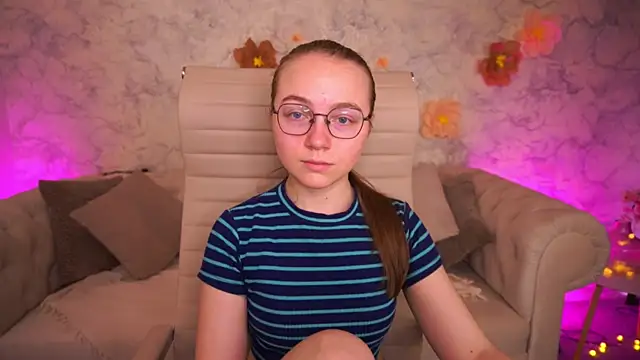 ArrinaWairr online show from 05-27-26, 07:05