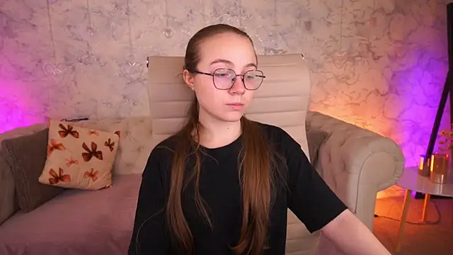 ArrinaWairr online show from 05-21-26, 06:44