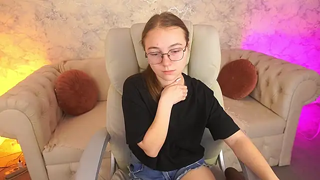 ArrinaWairr online show from 11-04-25, 08:40