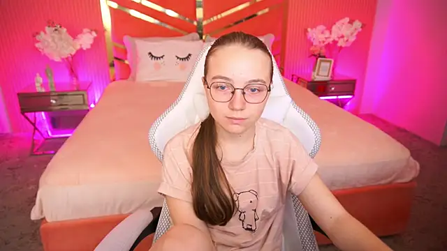 ArrinaWairr online show from 09-25-25, 07:25