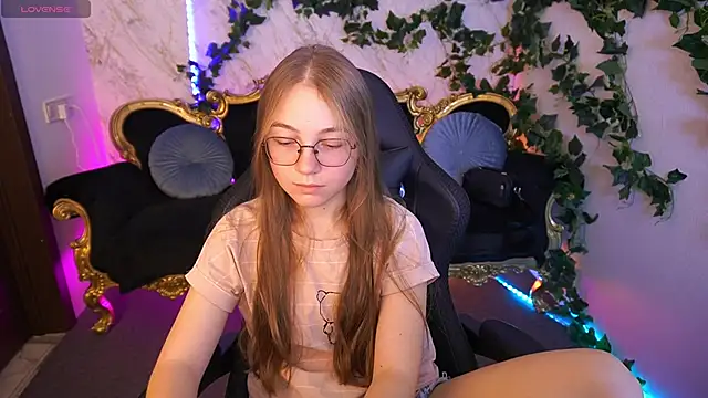 ArrinaWairr online show from 09-15-25, 07:31