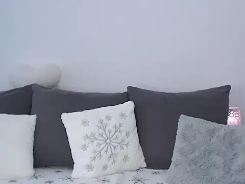 RoxanneLiss online show from 12-14-25, 12:44