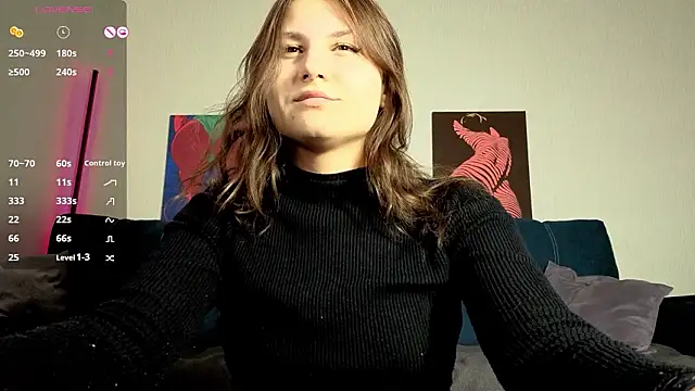 Snapshot of TrixiBell chatting on 02-21-26, 04:25 TrixiBell online show from 02-21-26, 04:25