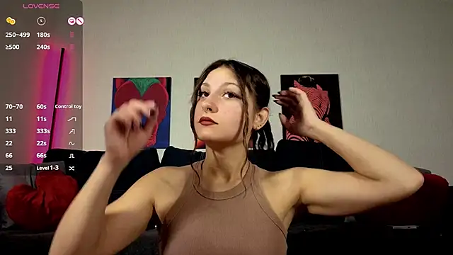 TrixiBell online show from 09-17-25, 04:14