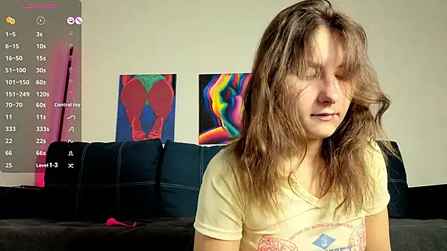 TrixiBell online show from 10-18-25, 04:14