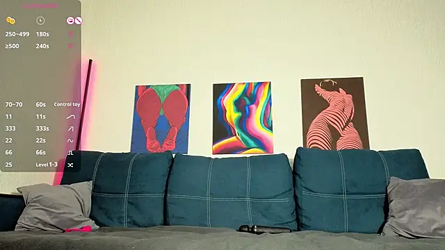 TrixiBell online show from 03-06-26, 05:13