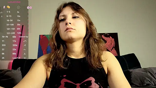 TrixiBell online show from 11-19-25, 04:56