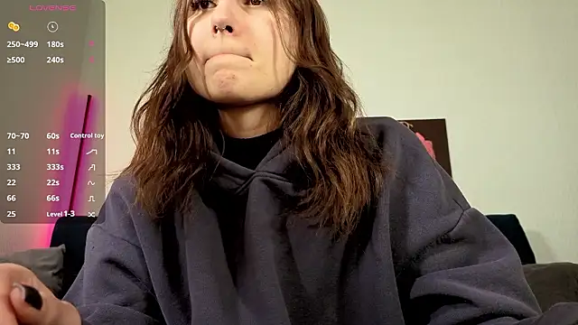 Snapshot of TrixiBell chatting on 02-22-26, 06:16 TrixiBell online show from 02-22-26, 06:16