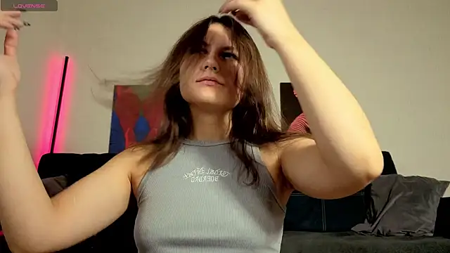 TrixiBell online show from 11-28-25, 04:56