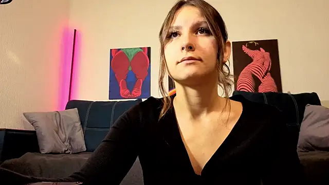 TrixiBell online show from 09-18-25, 04:26