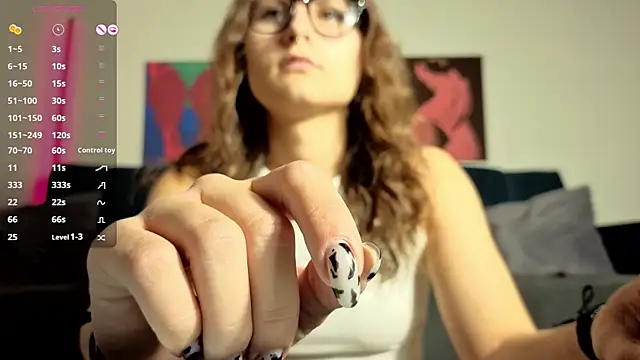 TrixiBell online show from 10-10-25, 04:13