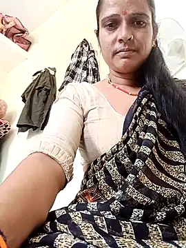 Cutreet online show from 09-15-25, 05:19