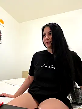 Snapshot of SaraViss20 chatting on 01-18-26, 07:34 SaraViss20 online show from 01-18-26, 07:34