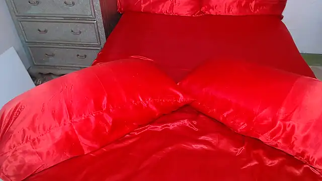 Ambra  online show from 10-26-25, 02:50