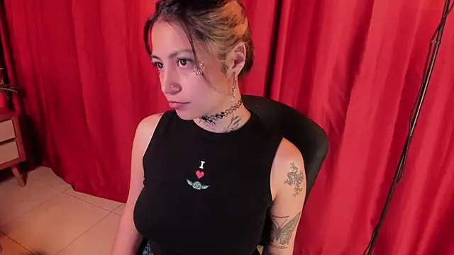 Snapshot of anne_dh chatting on 11-28-25, 09:04 anne dh online show from 11-28-25, 09:04