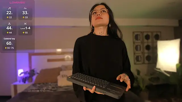 Snapshot of anne_dh chatting on 09-30-25, 02:06 anne dh online show from 09-30-25, 02:06