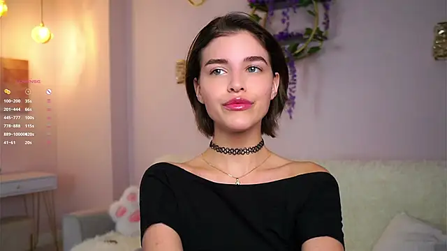 EleneButton online show from 10-24-25, 01:04