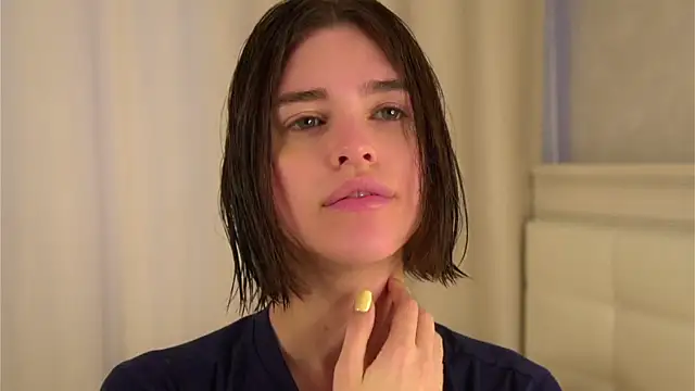 EleneButton online show from 04-12-26, 01:20