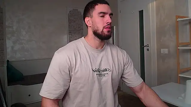 IvanHydee online show from 10-30-25, 05:39