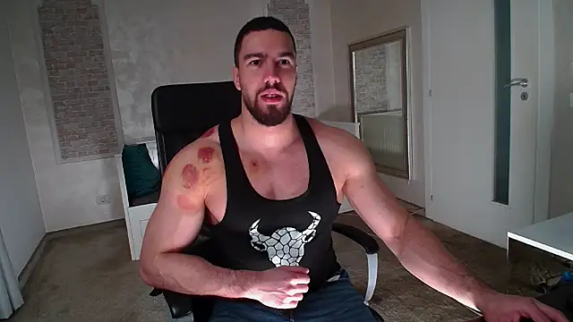 IvanHydee online show from 03-08-26, 05:44