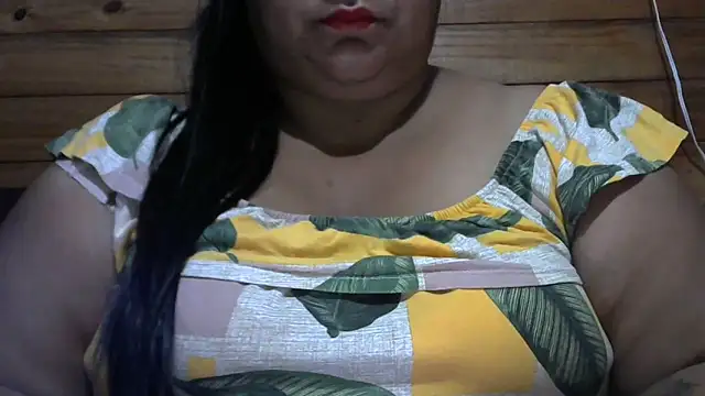 Snapshot of MARRENTINHA34 chatting on 02-13-26, 10:59 MARRENTINHA34 online show from 02-13-26, 10:59